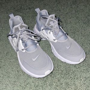Nike Sneaker Tennis Shoes